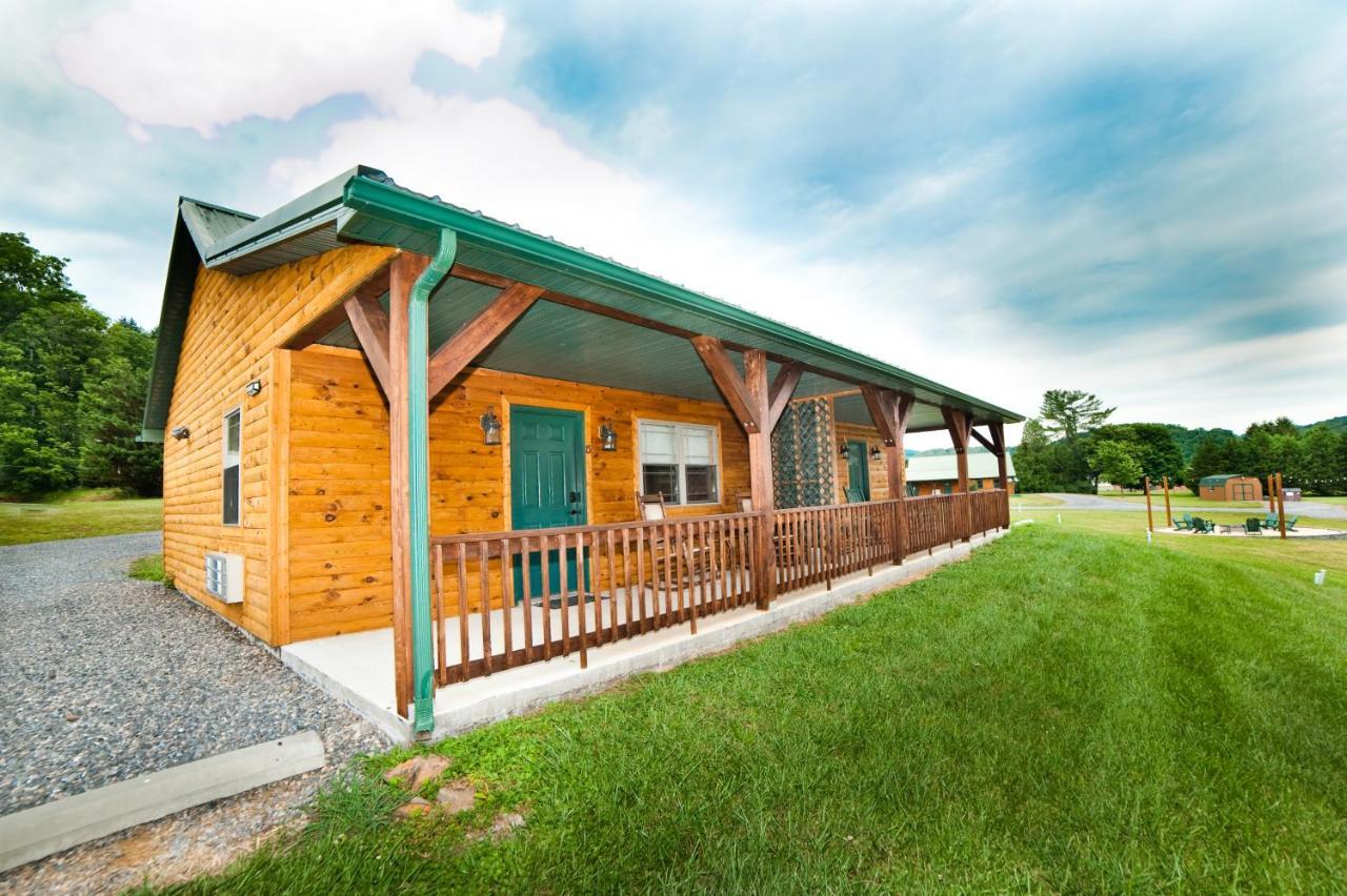 7Cs Lodging Flintstone Exterior foto